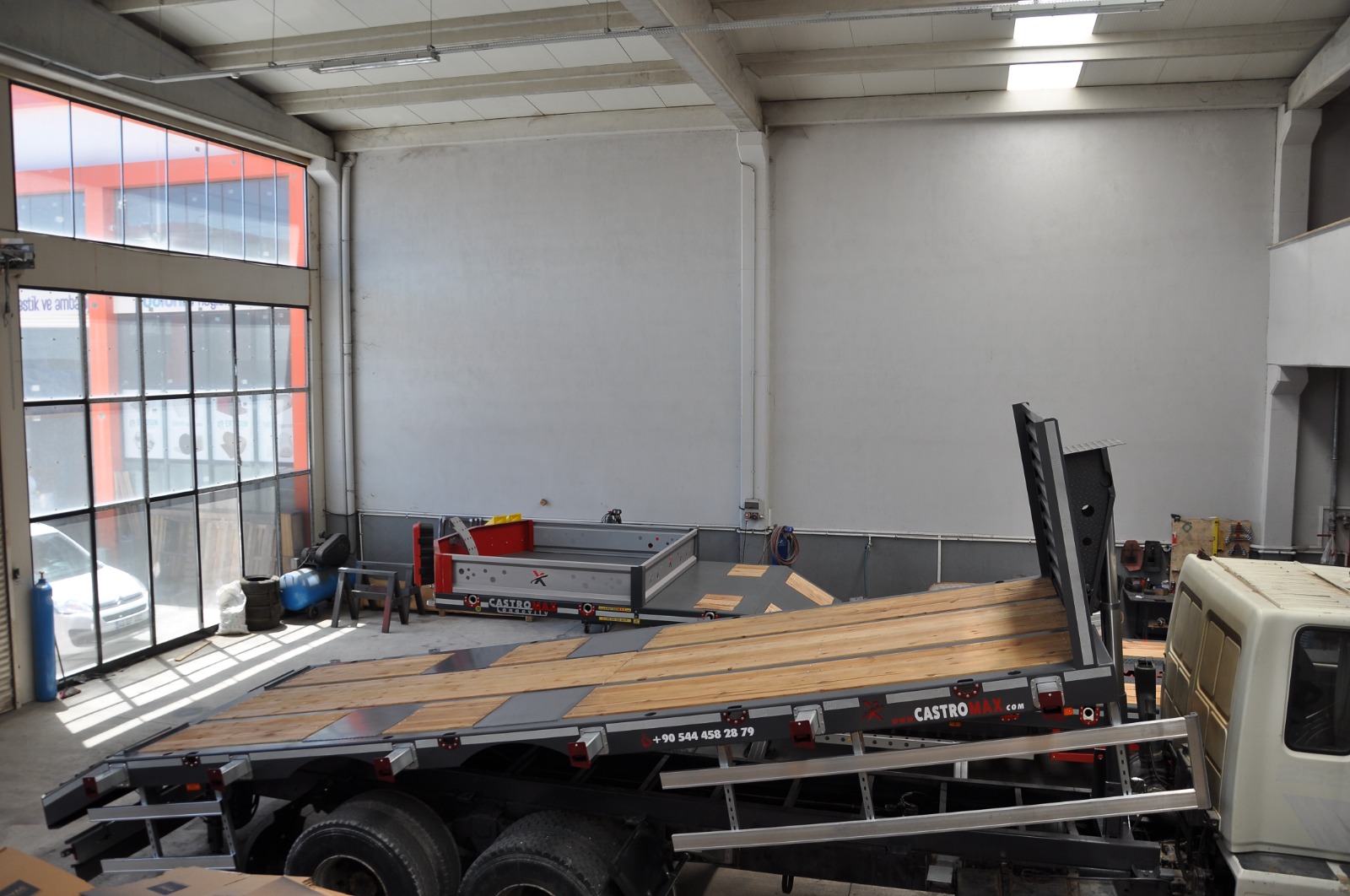 Worldwide freight services